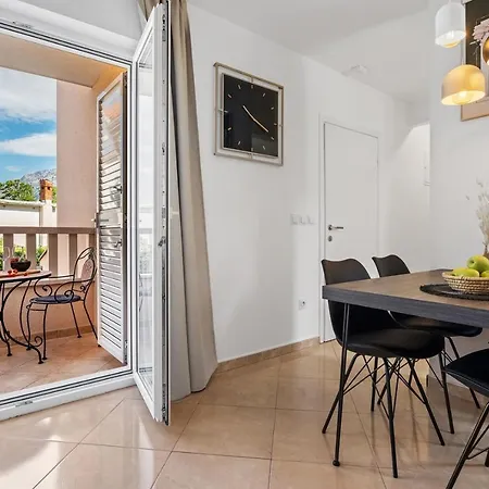 Lux Guest house *