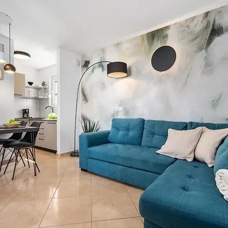 Lux Guest house Promajna