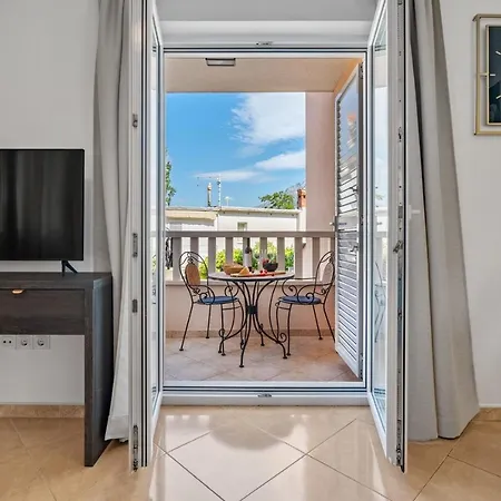 Lux Guest house