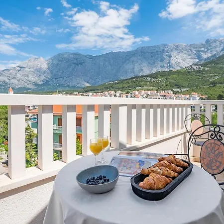 בית הארחה Lux 4*